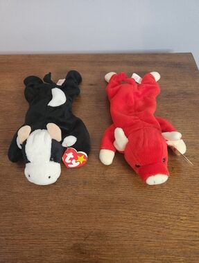Set Of 2 TY Beanie Babies Snort The Bull 1995 And Daisy The Cow 1993